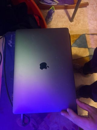 MacBook Pro A1707 15 2016 o se cambia
