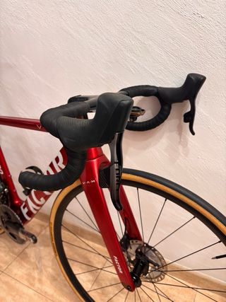 Bicicleta de carretera Factor Ostro VAM (repli)