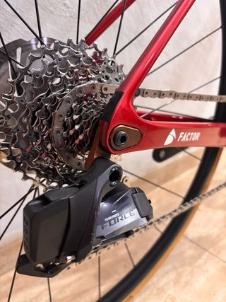 Bicicleta de carretera Factor Ostro VAM (repli)