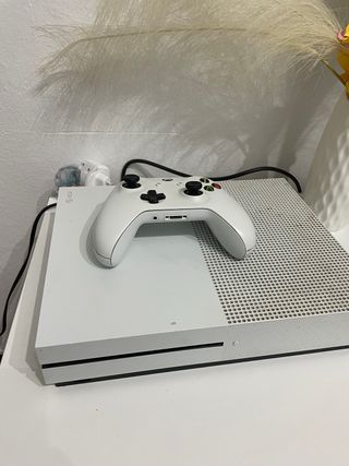 Xbox One S Blanca + Mando