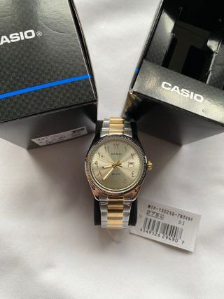 Reloj Casio Gris y Dorado - Nuevo con Caja