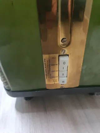 Estufa eléctrica Wibo verde y negra