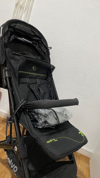 Silla de paseo negra plegable