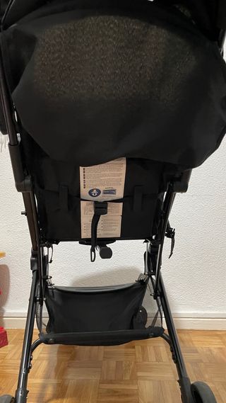 Silla de paseo negra plegable