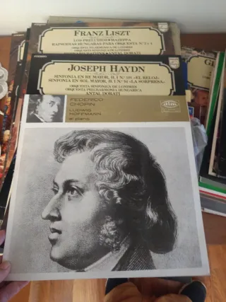 Caja de 180 discos vinilo en un solo pack 100euros