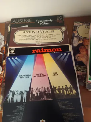 Caja de 180 discos vinilo en un solo pack 100euros