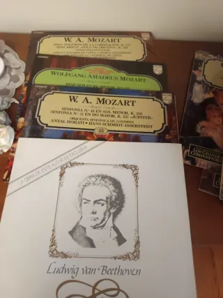 Caja de 180 discos vinilo en un solo pack 100euros