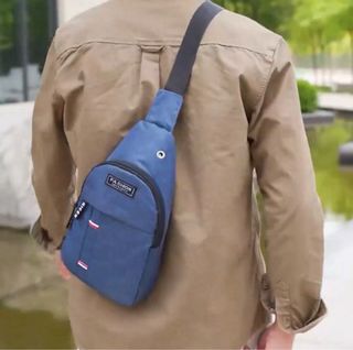 Bandolera pecho azul impermeable