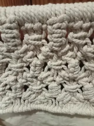 Macramé con bolsillo beige