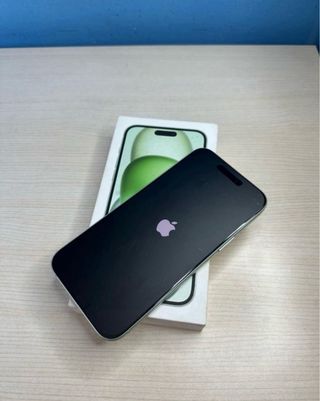 iPhone 15 Verde