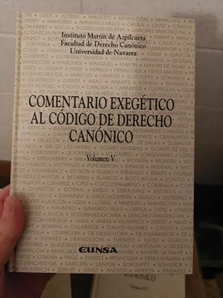 Comentario Exegético al código de derecho Canónico