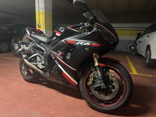 Yamaha R6 2008 Negra y Roja