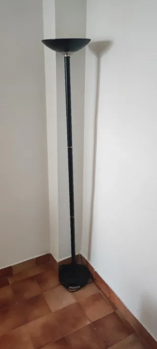Lámpara de pie, luz regulable