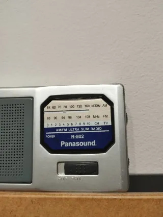 Radio Portátil Panasound R-802 AM/FM