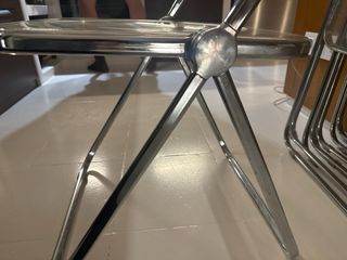 Sedie pieghevoli trasparenti Plia