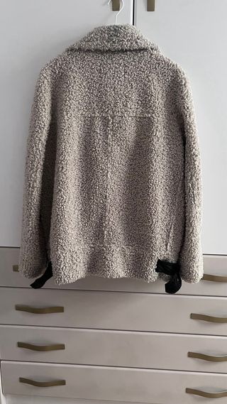 Abrigo Zara pelo beige/gris Talla M