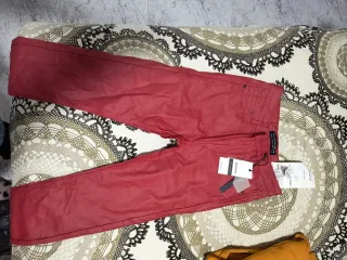 Pantalón rojo