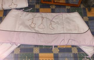 Colcha y chichonera cuna estrellas