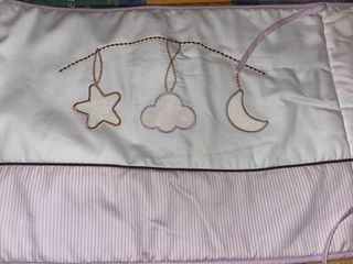 Colcha y chichonera cuna estrellas