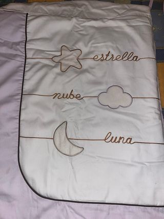 Colcha y chichonera cuna estrellas