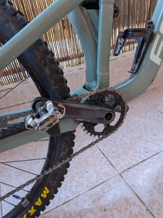 Focus Thron 6.9 (2023) - Talla L - Full XT y Fox