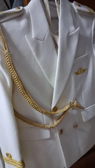 Traje de Comunión Blanco y Dorado talla 9/10