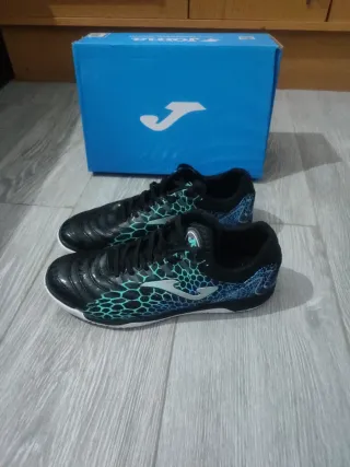 Zapatillas fútbol sala Joma negras y turquesa