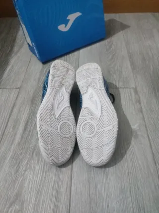 Zapatillas fútbol sala Joma negras y turquesa