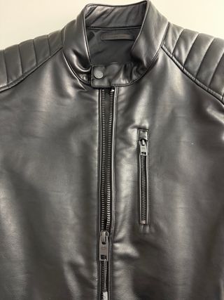 Chaqueta efecto cuero Mango con etiquetas