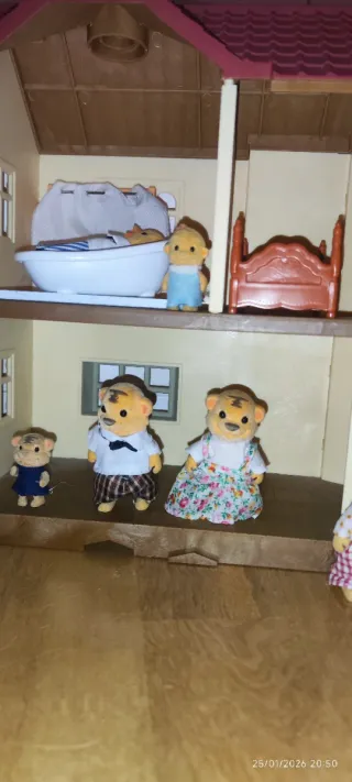 Casa Sylvanian Families con 9 muñecos