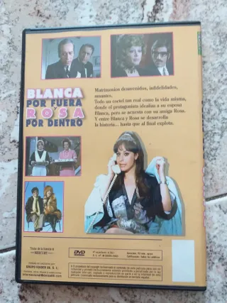 1 DVD Blanca por fuera y rosa por dentro