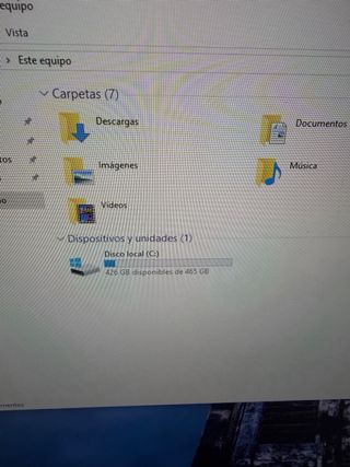 Ordenador MSI Negro con Luces Azules
