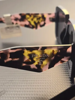 Gafas de sol Prada cuadradas