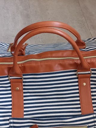 Bolsos de viaje beige y marrón