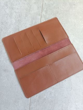 Bolsos de viaje beige y marrón