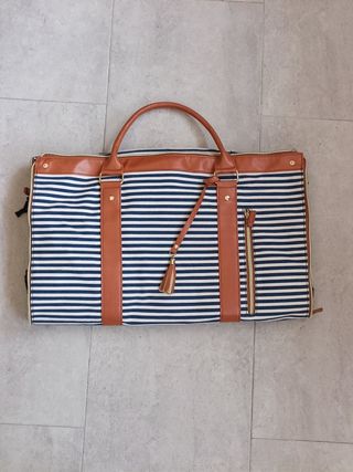 Bolsos de viaje beige y marrón