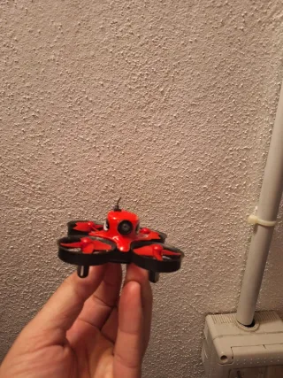 Mini Drone FPV Rojo y Negro