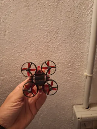 Mini Drone FPV Rojo y Negro