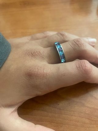 Anillo Swarovski piedras azules y moradas