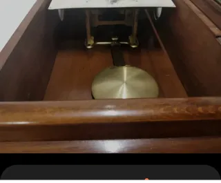 Reloj de pared de madera