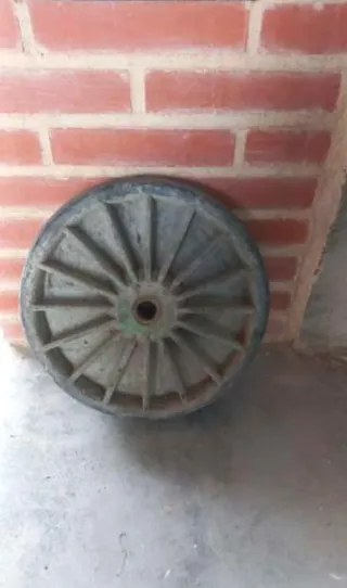 2 Ruedas Hormigonera Macizas 120/130L