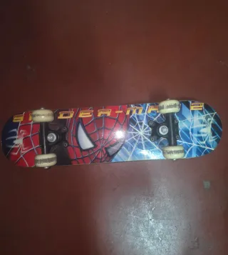 Monopatín Spiderman para niños