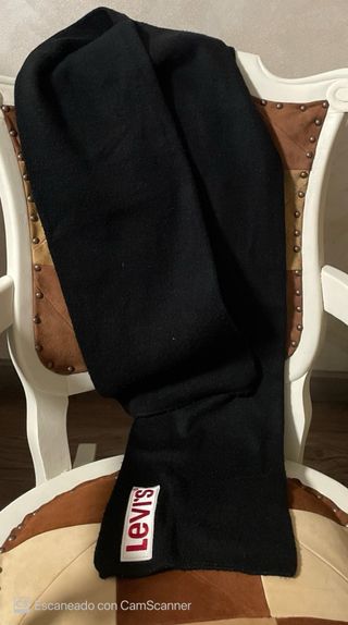 Bufanda Levis logo colorblock