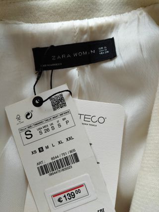 Abrigo blanco Zara