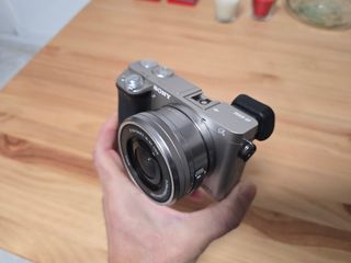 Cámara Sony A6000 Plata