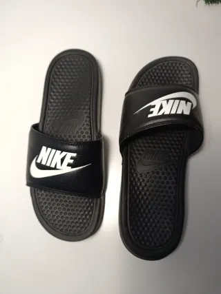 Chanclas Nike Negras