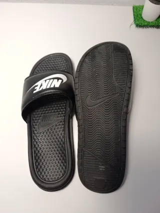 Chanclas Nike Negras