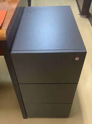 Cajonera de oficina metálica