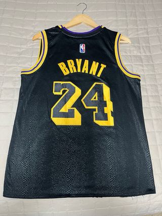 Camiseta Nike Lakers Kobe Bryant Negra y Dorada -M