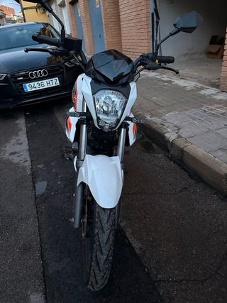 Moto Keeway RKS 125 Blanca